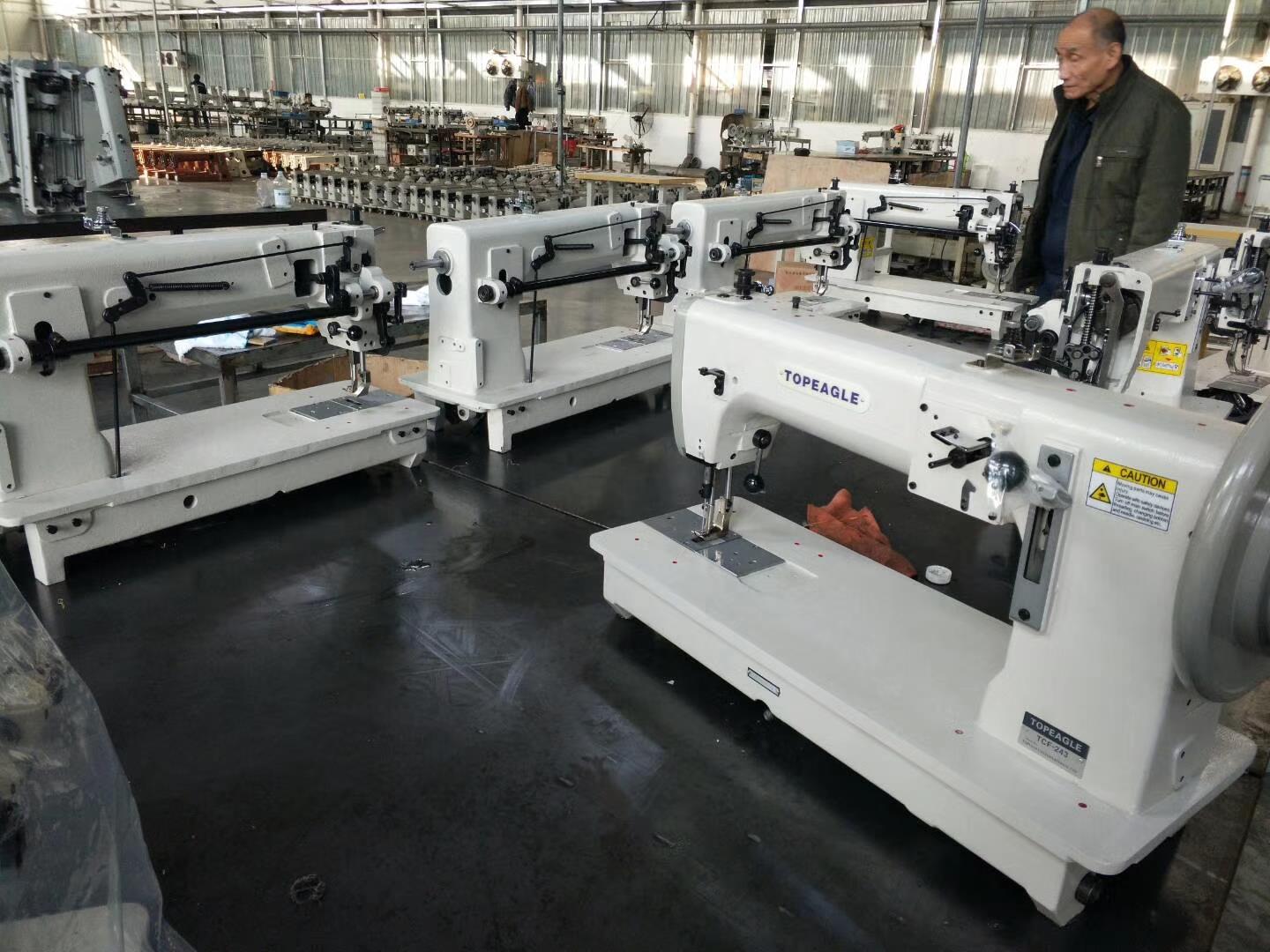 Topeagle tcf-243 inneall fuála dualgas trom Topeagle tcf-243 heavy duty sewing machine